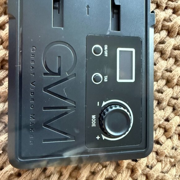 GVM LED Video Light Kit w/ Battery & Charger - Picture 2 of 7